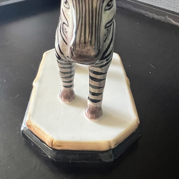 Rare 2002 Raymond Waites Empire Zebra Figure Certified International Collection - Picture 5 of 9